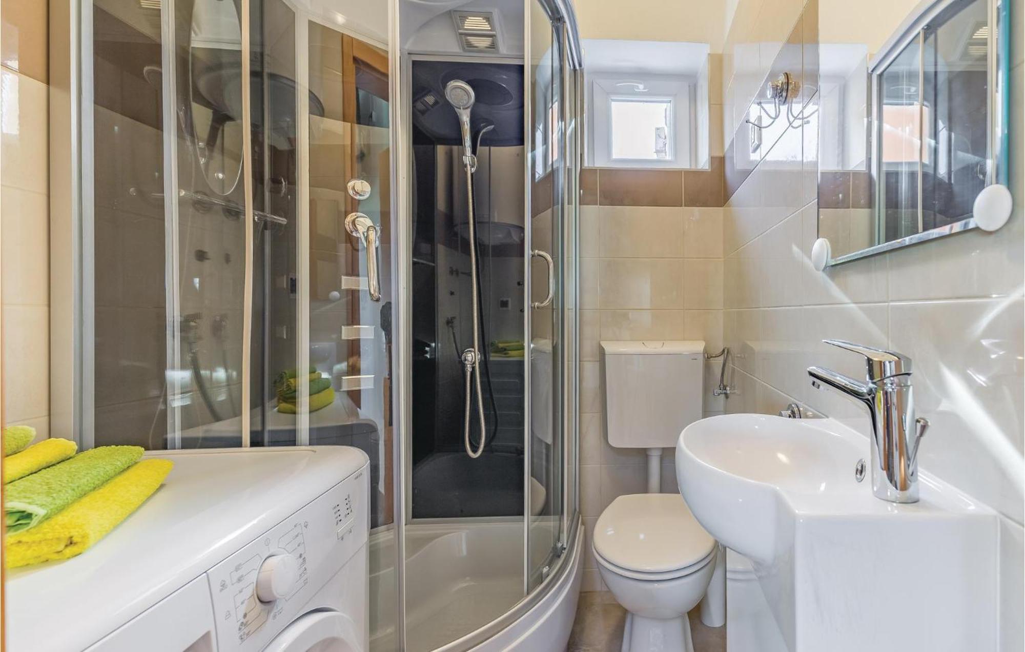 Apartment Amazing In With Wifi Pula