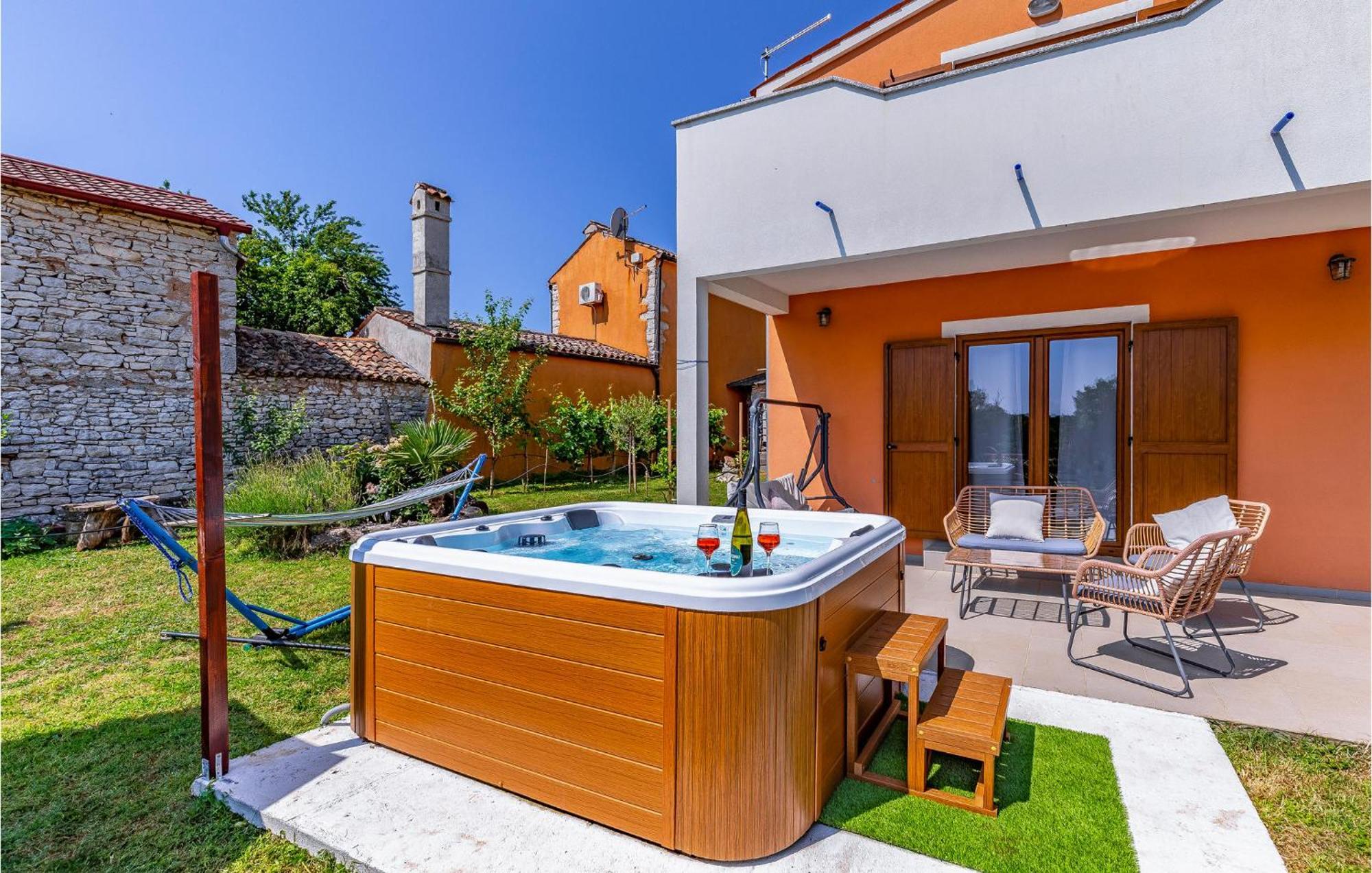 Apartment Amazing In With Wifi Pula